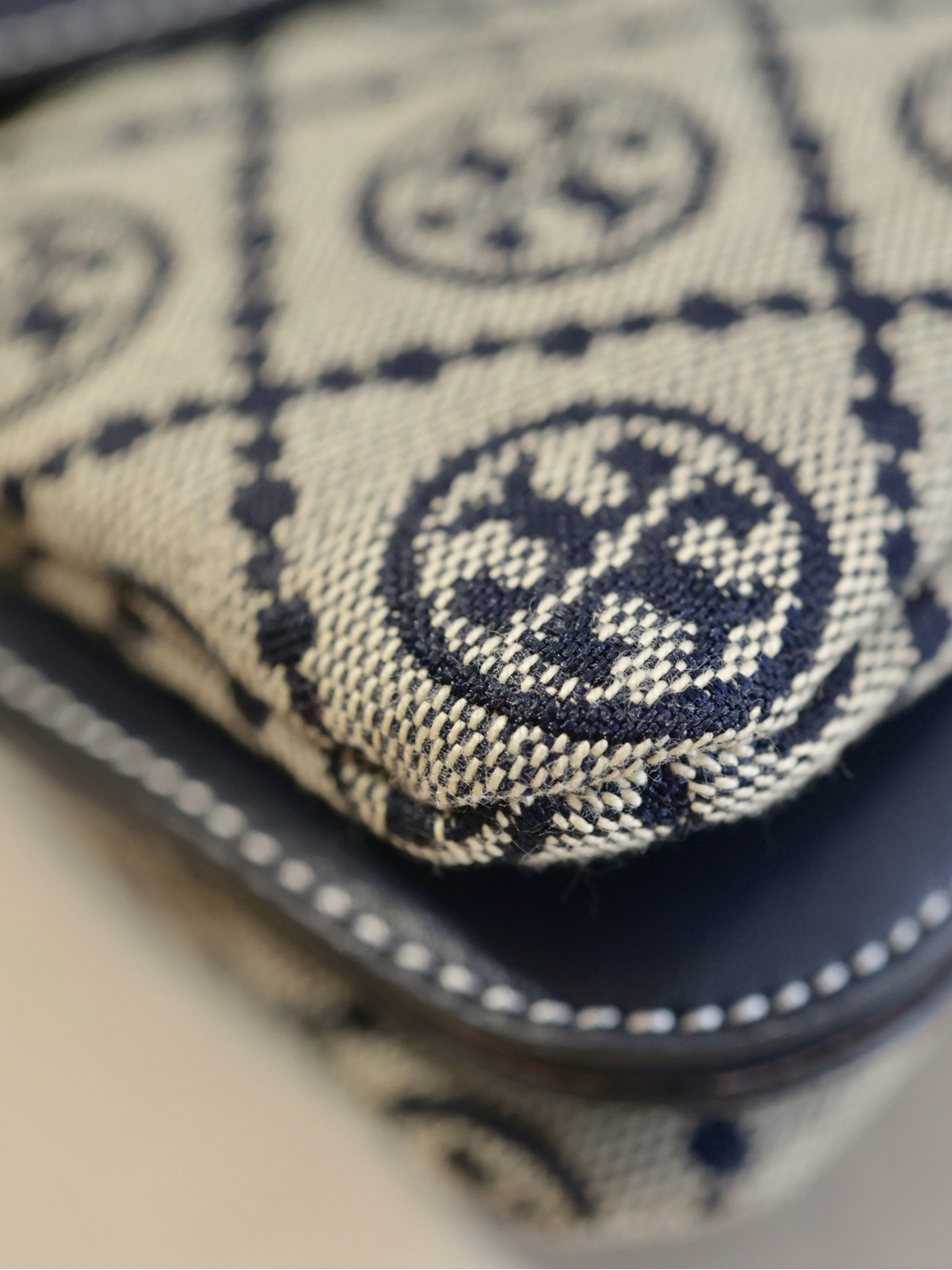 TORY BURCH T MONOGRAM SOFT SMALL SHOULDER BAG - Picture 9 of 12